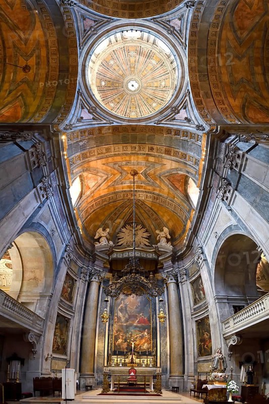Estrela Basilica and Convent of the Most Sacred Heart of Jesus, Central nave and ceiling, Lisbon, Portugal