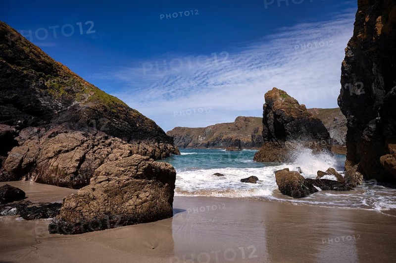 Surf, coastal landscape, coast, rock formations, rocks, sandy beach, beach, sea, Kynance Cove, Mount's Bay, Lizard Peninsula, peninsula, Cornwall, England, Great Britain, Great Britain