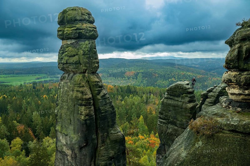 Autumn on Pfaffenstein in the Elbe Sandstone Mountains in the Saxon Switzerland National Park, Pfaffendorf, Königstein, Saxony, Germany