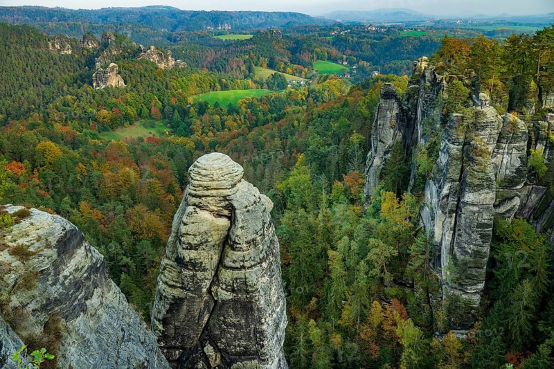 Autumn in the Elbe Sandstone Mountains in Saxon Switzerland, Lohmen, Saxony, Germany