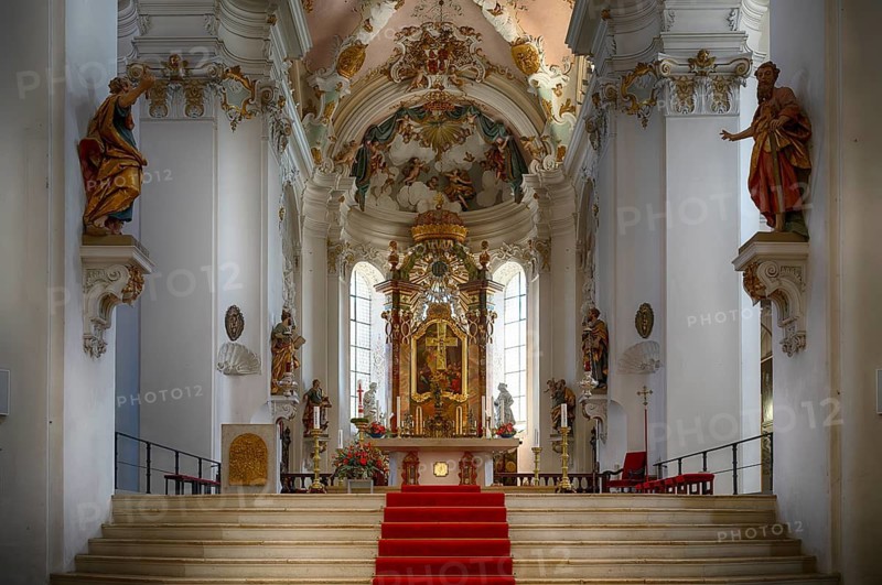 Interior view, chancel, altar, high altar, collegiate church of the monastery and present-day St Vitus Basilica, black and white, Ellwangen (Jagst), Baden-Württemberg, Germany