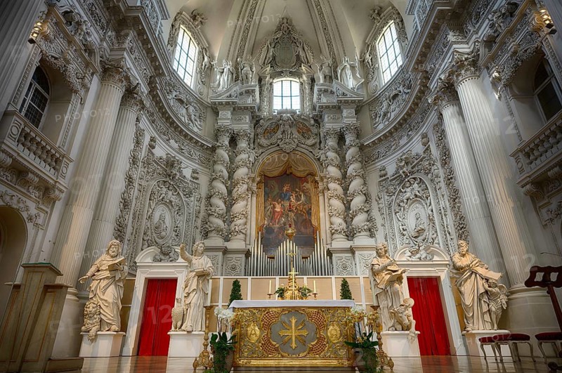 Interior photo, choir room, altar, high altarpiece by Gaspar de Craye, Theatine Church, officially St. Kajetan and Adelaide, Munich, Bavaria, Germany
