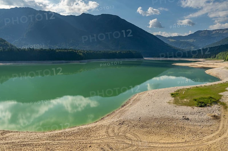 Lake, mountain lake, mountains, reflection, sunny, drought, low water, drought, climate change, back light, August 2026, Sylvenstein Dam, Sylvensteinsee, Isar, Lenggries, Bavarian Alps, Bavaria, Germany