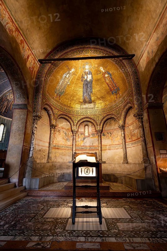Side altar with ornate mosaics, San Giusto Martire Cathedral, Trieste, Friuli-Venezia Giulia region, Italy