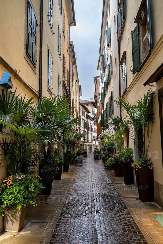 Alley in the old town, Udine, Friuli-Venezia Giulia, Italy
