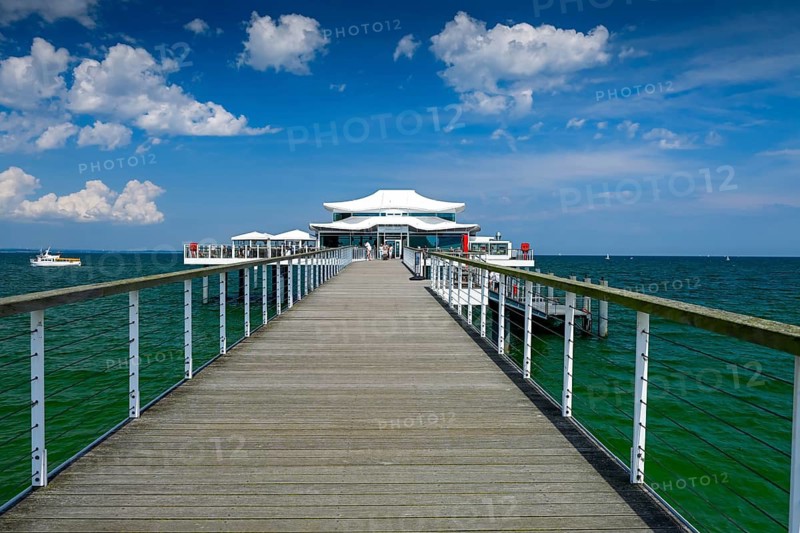 Mikado tea house and Seeschlösschenbrücke in Timmendorfer Strand, Schleswig-Holstein, Germany +++ editorial use only