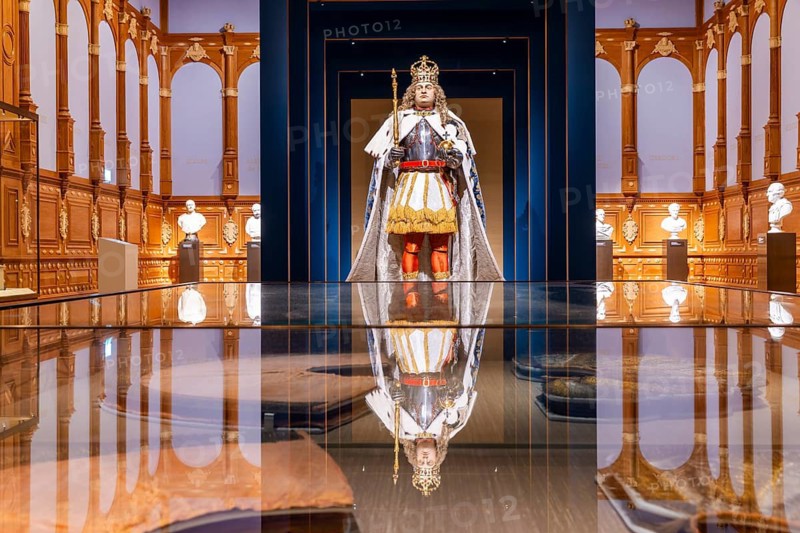 State Rooms in Dresden Residential Palace Historic banqueting halls in the north wing The Proposition Hall (Throne Room) on the 2nd floor of the north wing of Dresden Residential Palace shines in new splendour after its reconstruction, almost 81 years after its destruction. Reconstruction of the coronation statue of Augustus the Strong, Dresden, Saxony, Germany