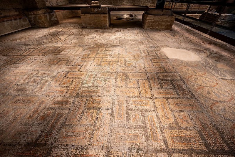 Mosaic with geometric pattern, North Hall, Basilica di Santa Maria Assunta, Basilica of Aquileia with historic floor mosaic, UNESCO World Heritage Site, Aquileia, Friuli, Italy