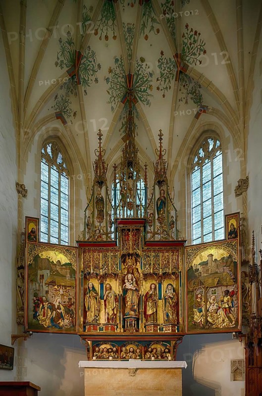 Interior view, high altar, shrine and predella, chancel with movable pair of double wings suitable for the festivals of the church year, Ulm school, choir room, monastery church, Blaubeuren Abbey, Swabian Jura, Baden-Württemberg, Germany