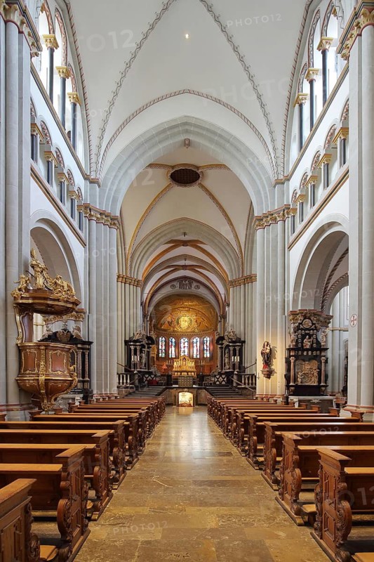 Baroque pulpit with chancel, interior view, church pews, Bonn Minster, Münsterplatz, Center, Bonn, North Rhine-Westphalia, Germany