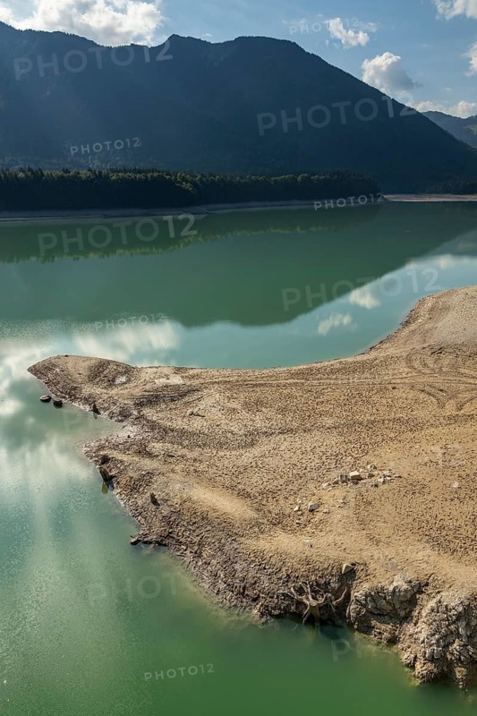 Lake, mountain lake, mountains, reflection, sunny, drought, low water, drought, climate change, back light, August 2026, Sylvenstein Dam, Sylvensteinsee, Isar, Lenggries, Bavarian Alps, Bavaria, Germany