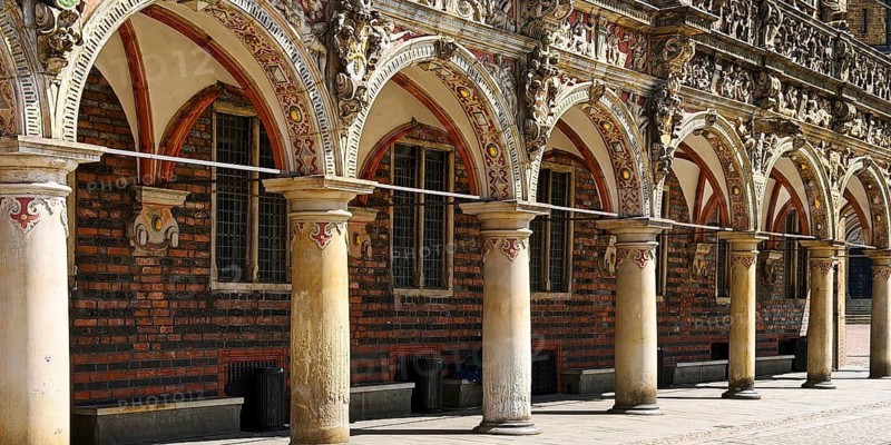 Arcade arches at Bremen City Hall, important brick Gothic and Weser Renaissance building, UNESCO World Heritage Site, Hanseatic City of Bremen, Germany