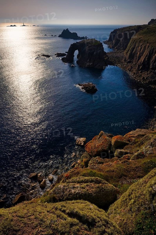 Enys Dodnan Arch, rock gate, coastline, cliffs, coast, rock formation, sea, headland Land's End, Penzance, Penwith peninsula, evening mood, Cornwall, England, Great Britain, Great Britain