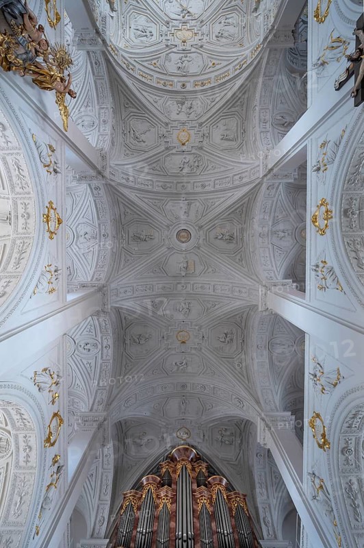 Vaulted ceiling with organ in the court church of Our Lady, the organ is a Baroque replica from 1968, the church is a late Renaissance building, built 1607 to 1608, Karlsplatz, Neuburg an der Donau, Upper Bavaria, Germany