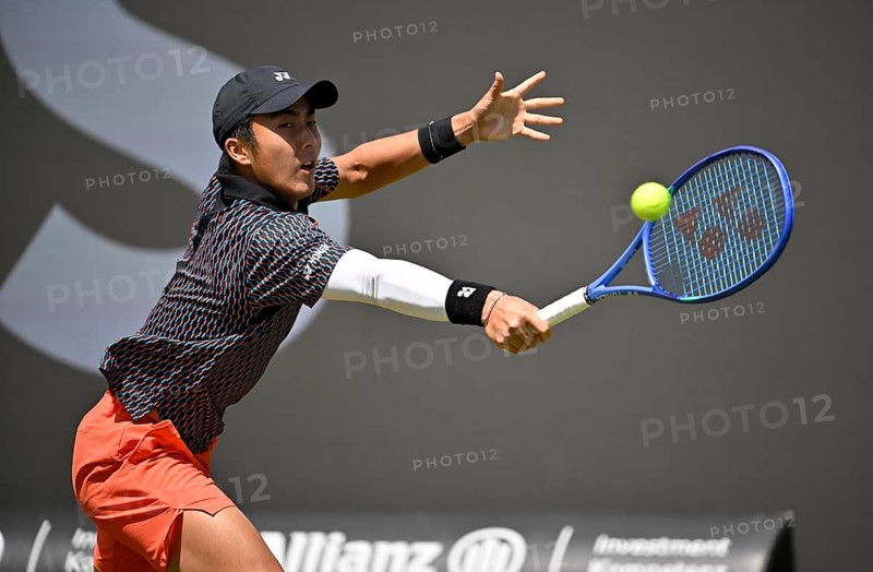 Rinky Hijikata (AUS) Action BOSS Open 2026, ATP 250 tennis, grass-court tournament, Stuttgart, Baden-Württemberg, Germany