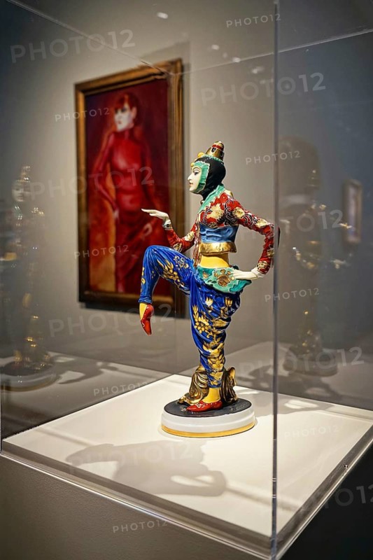 Front: Constantin Holzer-Defanti, Figure Korean Dance, 1919-27, Back: Otto Dix, Portrait of the Dancer Anita Berber, 1925, Ruin and Intoxication. Berlin 1910 - 1930, exhibition Neue Nationalgalerie (25.04.2026 - 03.01.2027), Berlin, 24.04.2026