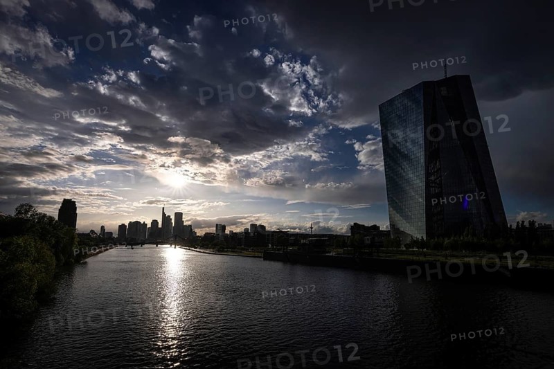 Dark rain clouds in the sky over the European Central Bank (ECB) in Frankfurt am Main, Frankfurt am Main, Hesse, Germany
