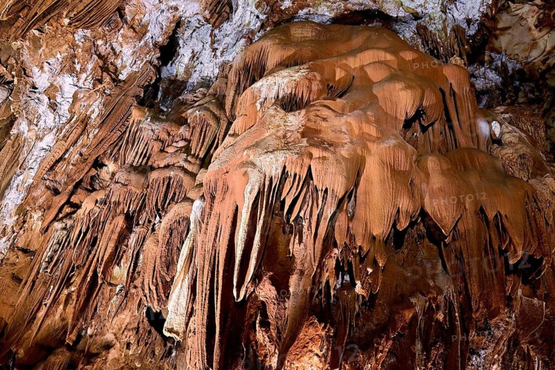 Grotte de la Madeleine, with typical stalactite formations of stalagmites and stalactites, UNESCO World Heritage Site, Saint-Remèze, Ardèche Gorge, Gorges de l'Ardèche, Vallon-Pont-d'Arc, Rhône-Alpes, France