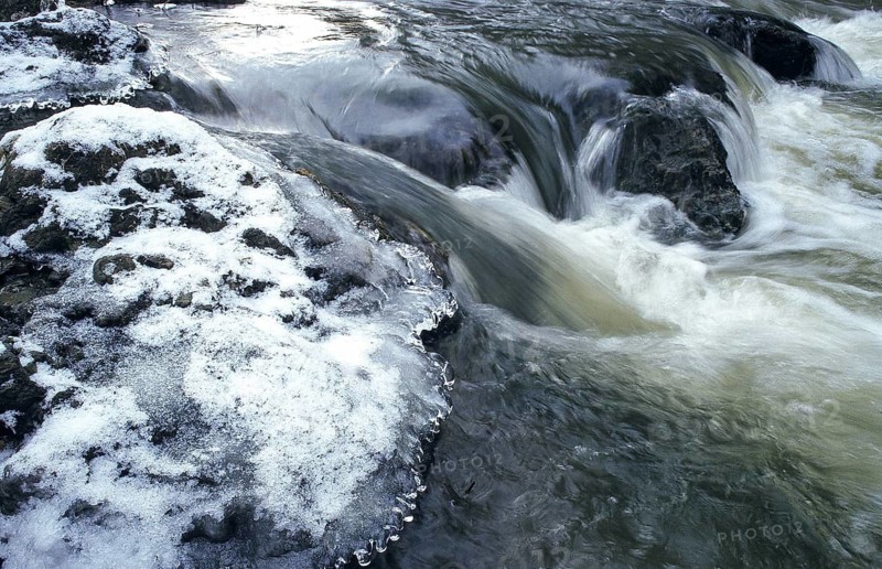Germany, Pöhl, Saxony, Triebtal, stream, ice, flowing water, ice, landscape, snow, winter