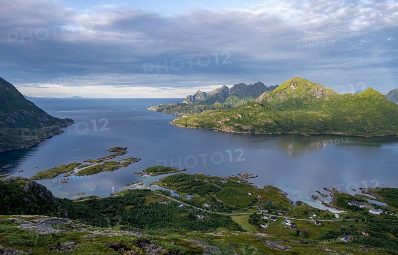 Mountain panorama, view of Raftsund fjord with mountains, view from the summit of Keiservarden or Digermulkollen, Vesterålen, Norway