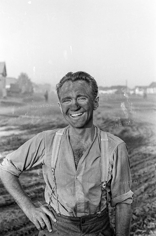 Historische Luftaufnahme, Gesichter des zweiten Weltkrieges, Deutsche Luftwaffensoldaten in einer Kampfpause in Russland, sommer 1942