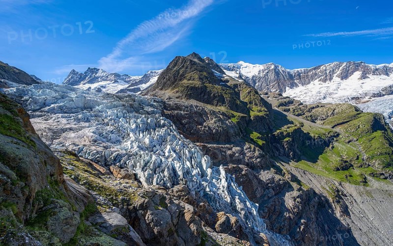 Picturesque high-alpine mountain landscape with Lower Eismeer glacier, hike to Schreckhornhütte, Bernese Oberland, Switzerland