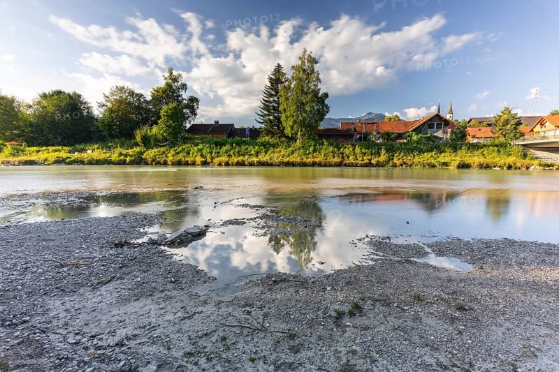 River, riverbed, trees, mountains, morning light, houses, church, mountains, sunny, low tide, drought, climate change, Loisach, Großweil, Alpine foothills, Bavaria, Germany