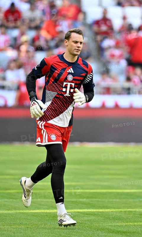 Goalkeeper Manuel Neuer, FC Bayern Munich (FCB) (01) Warming up, training, football, Telekom Cup, Allianz Arena, Munich, Bavaria, Germany