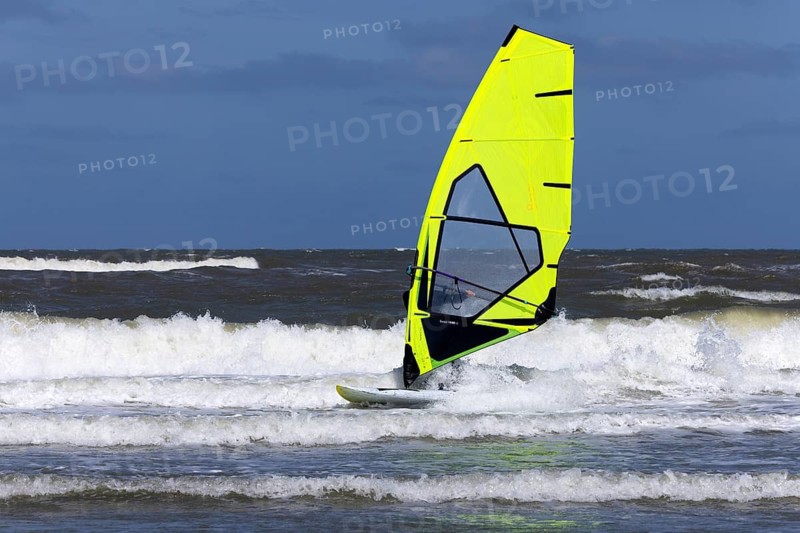 Wellen, North Sea, Windsurfer, Wangerooge, East Frisia, Lower Saxony, Germany