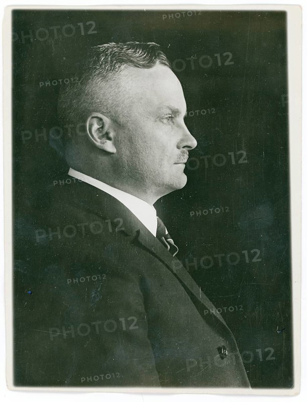 Martin Kiessling, 1879-1944, Berlin, architect, building director, profile portrait of a man in a suit in a serious expression, traditionally taken in black and white