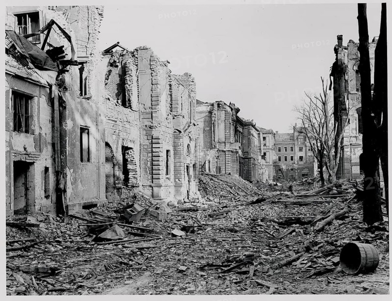 Munich, Technical University, ruins, rubble desert, end of war, National Socialism, World War II, abandoned city street full of rubble and ruined buildings in a destroyed area, May 1945
