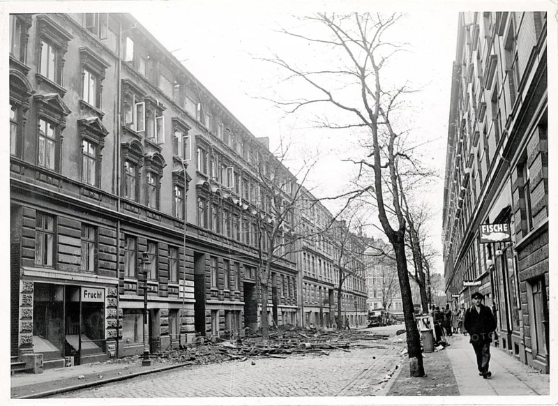 Hamburg, Beethovenstraße, first bomb damage, World War II, rubble, an abandoned street with damaged buildings and bare trees in an urban, historic setting, 4.5.1941