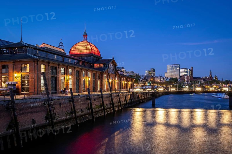Altona Fish Auction Hall (fish market) at the Blue Hour on the Elbe, Altona St. Pauli, Hamburg, Germany