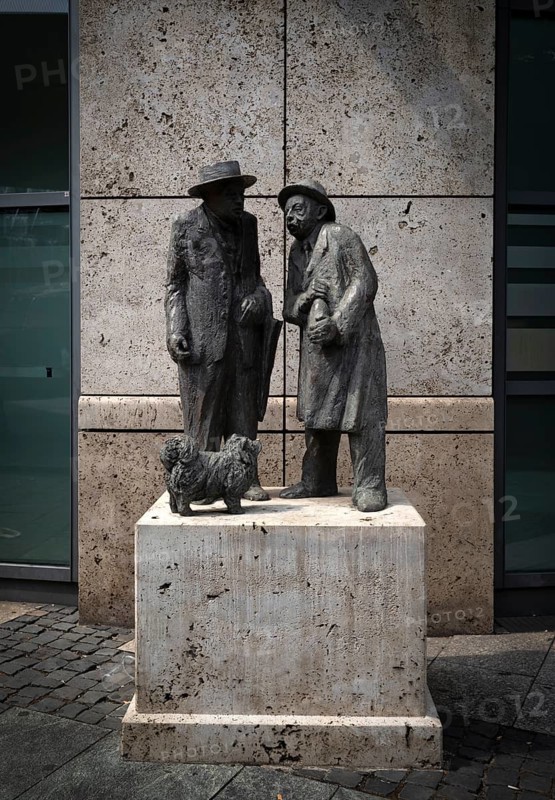 Sculpture, figures of the Swabian originals HAEBERLE and PFLEIDERER, former Friedrichsbau, L-Bank Rotunda, logo, Stuttgart, Baden-Württemberg, Germany