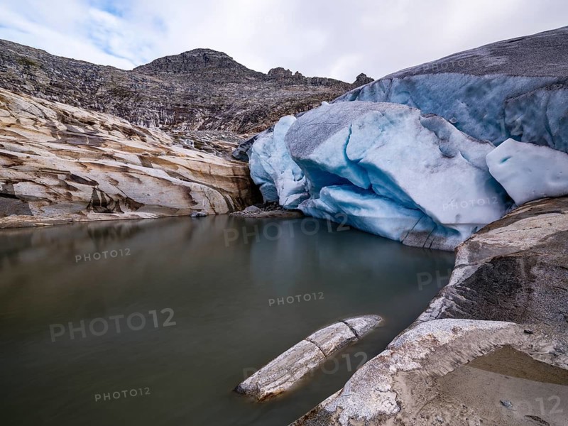 Ice breaks in the glacial lake, Venedigerkees, Hohentauern National Park, Venice Group, Hohe Tauern National Park, Province of Salzburg, Austria