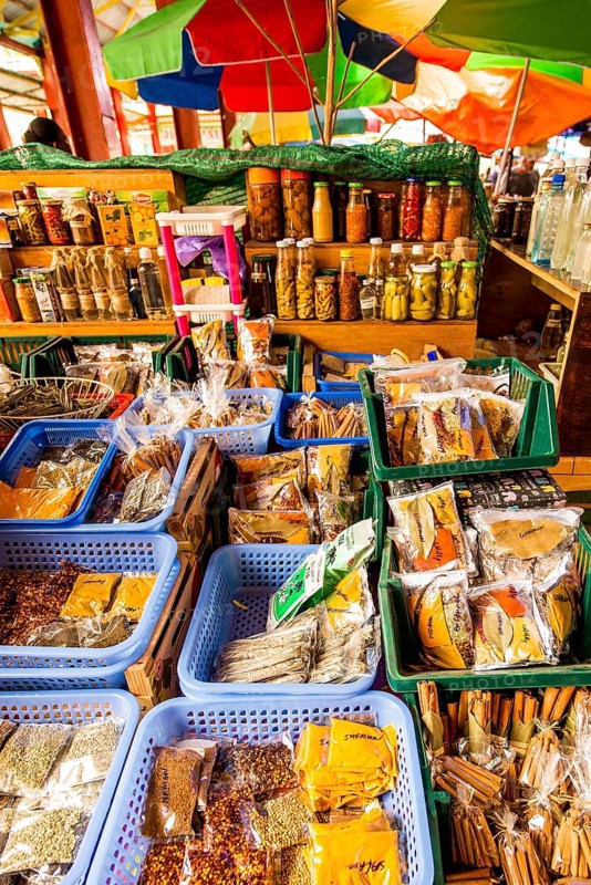 Spices, fruit and vegetables at Sir Selwyn, Clarke Market, Seychelles, weekly market market, market stand, Victoria, Mahe, Indian Ocean
