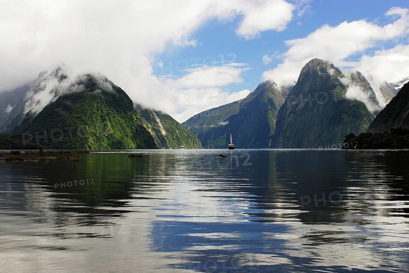 Milford Sound, Fiordland National Park, World Heritage South West New Zealand, West Coast, South Island New Zealand Milford Sound, South Island, New Zealand