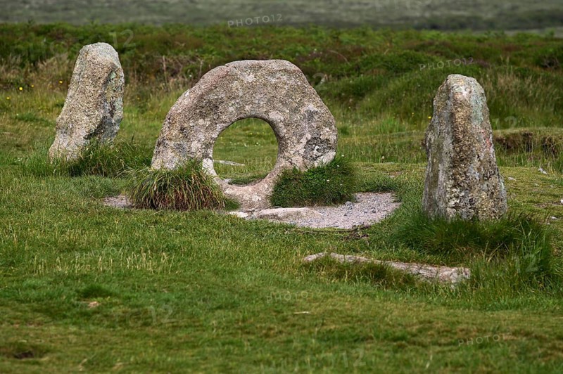 Megalithic formation Mên-an-tol, Lochstein, menhir, also Crick Stone or Devil's Eye, Morvah, Madron, Cornwall, England, Great Britain, Great Britain