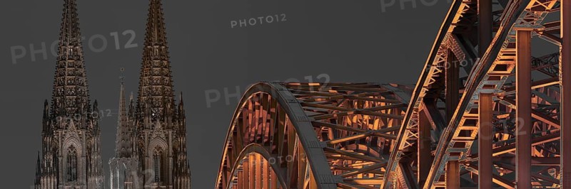LED light bulb, evening atmosphere at Cologne Cathedral, Hohenzollern Bridge, Cologne, North Rhine-Westphalia, Germany