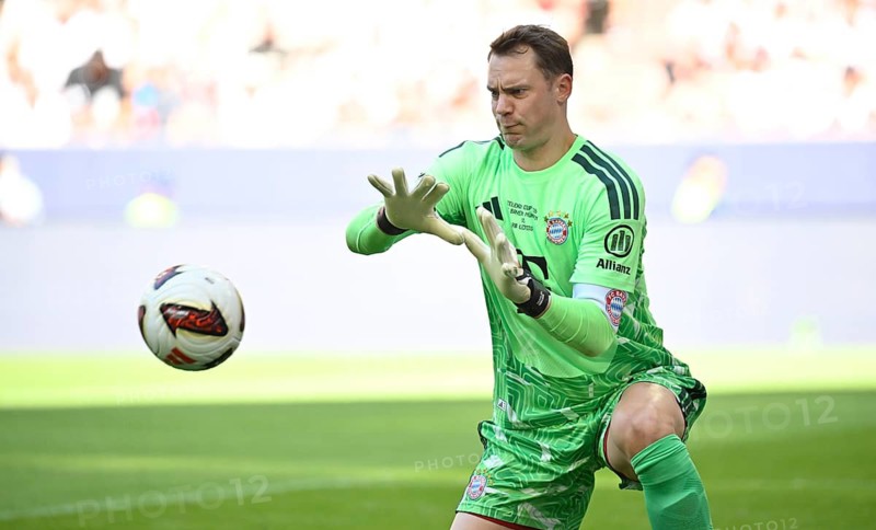 Goalkeeper Manuel Neuer, FC Bayern Munich (FCB) (01) Action, football, Telekom Cup, Allianz Arena, Munich, Bavaria, Germany