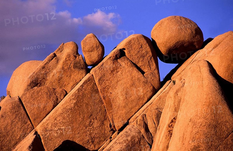 Geography, travel, rocky landscape, Jumbo Rocks, evening light, Joshua Tree National Park, California, marbles, USA Geography, travel, Sandstone, red, Jumbo Rocks, evening light, Joshua Tree NP, Marbles, California, USA, Joshua tree NP, California, USA