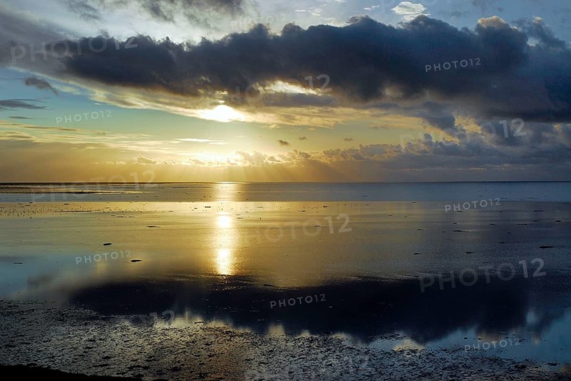 Sunrise at sea, Texel, the Netherlands, August 2006, Texel, Netherlands
