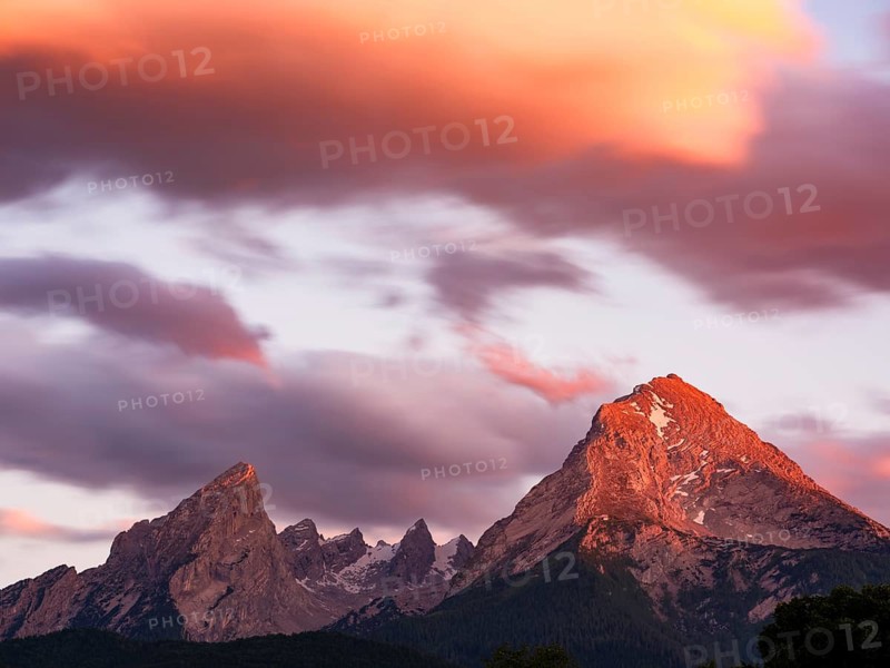 Watzmann in evening light, reddish clouds above, long exposure, Schönau am Königssee, Berchtesgadener Land, Bavaria, Germany