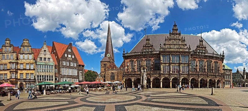 Market square panorama with the Unser Lieben Frauen Church, the Bremen Roland and the Town Hall, UNESCO World Heritage Site, Hanseatic City of Bremen, Germany