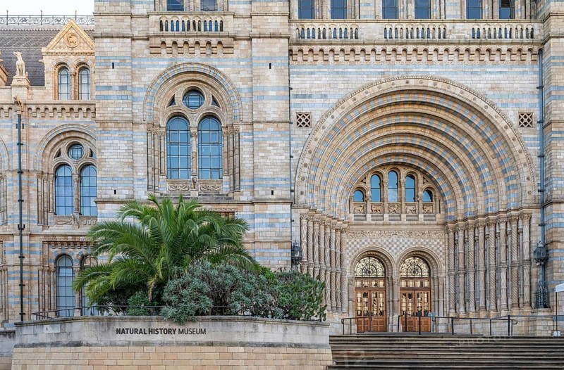 Entrance, Natural History Museum or Natural History Museum façade, built in 1860 in Romanesque-Byzantine style, South-Kensington, London, England, Great Britain