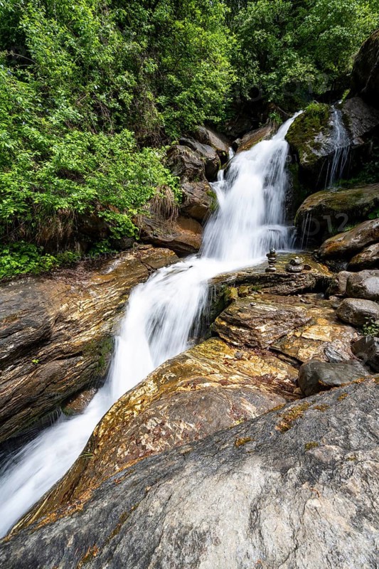 Waterfall and stone men, Mühldorfer Bach flows through the Barbarossa Gorge, long exposure, Mölltal, Mühldorf, Carinthia, Austria