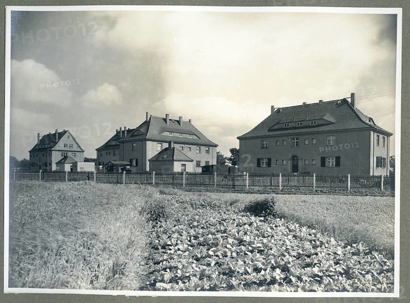 Leipzig, Bahn-Siedlung, Deutsche Reichsbahn, housing development, residential buildings, architecture, large houses on the edge of a settlement, surrounded by fields and garden areas, around 1935