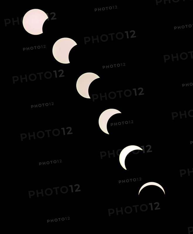Partial solar eclipse on 12/08/2026, phases from first contact to strongest coverage, Fuldabrück, Hesse, Germany