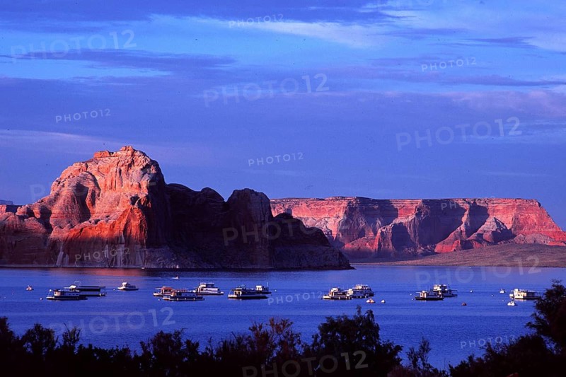 Geography, travel, rocky landscape, Lake Powell, USA, Arizona, houseboats, reservoir, USA. Geography, Travel, Sandstone, Stone, Red, Lake Powell, Houseboats, Lake, Rock Landscape, Evening Light, Arizona United States, Lake Powell, ARIZONA, United States