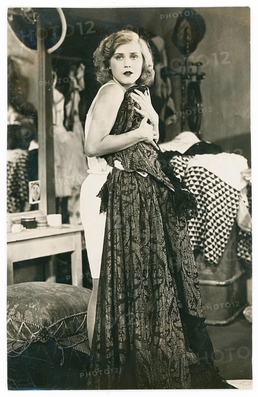 Else Elster, film, 1910-1998, German, scare, surprise, woman in a changing room with worried expression and elegant dress in black and white, around 1932